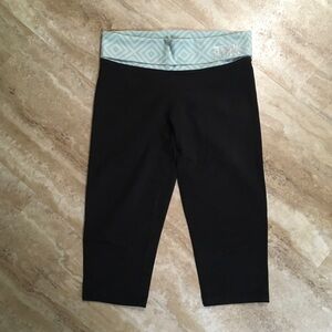 Y2K Victoria’s Secret PINK YOGA Black Capri Leggings w/Mint Geo Fold-Over Waist